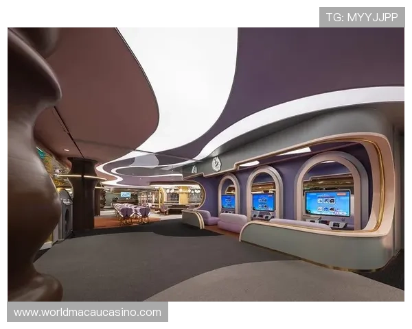 东方娱乐场内设多样化的娱乐设施，满足不同客户的多样需求